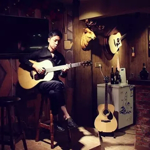 男生蹭一蹭女生突然一跳一跳高清视频
